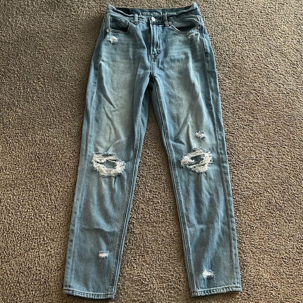 American Eagle Mom Jeans size 2